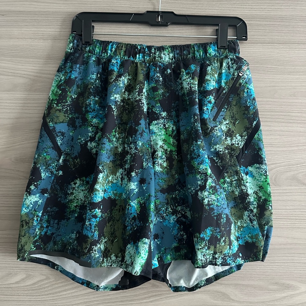 Lululemon Men’s Short - blue print